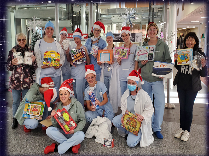 Les soignants et nos bénévoles acteurs de la fête de Noël à l'hôpital.