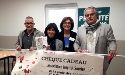Remise du chèque de la part du Géant Casino de Fenouillet